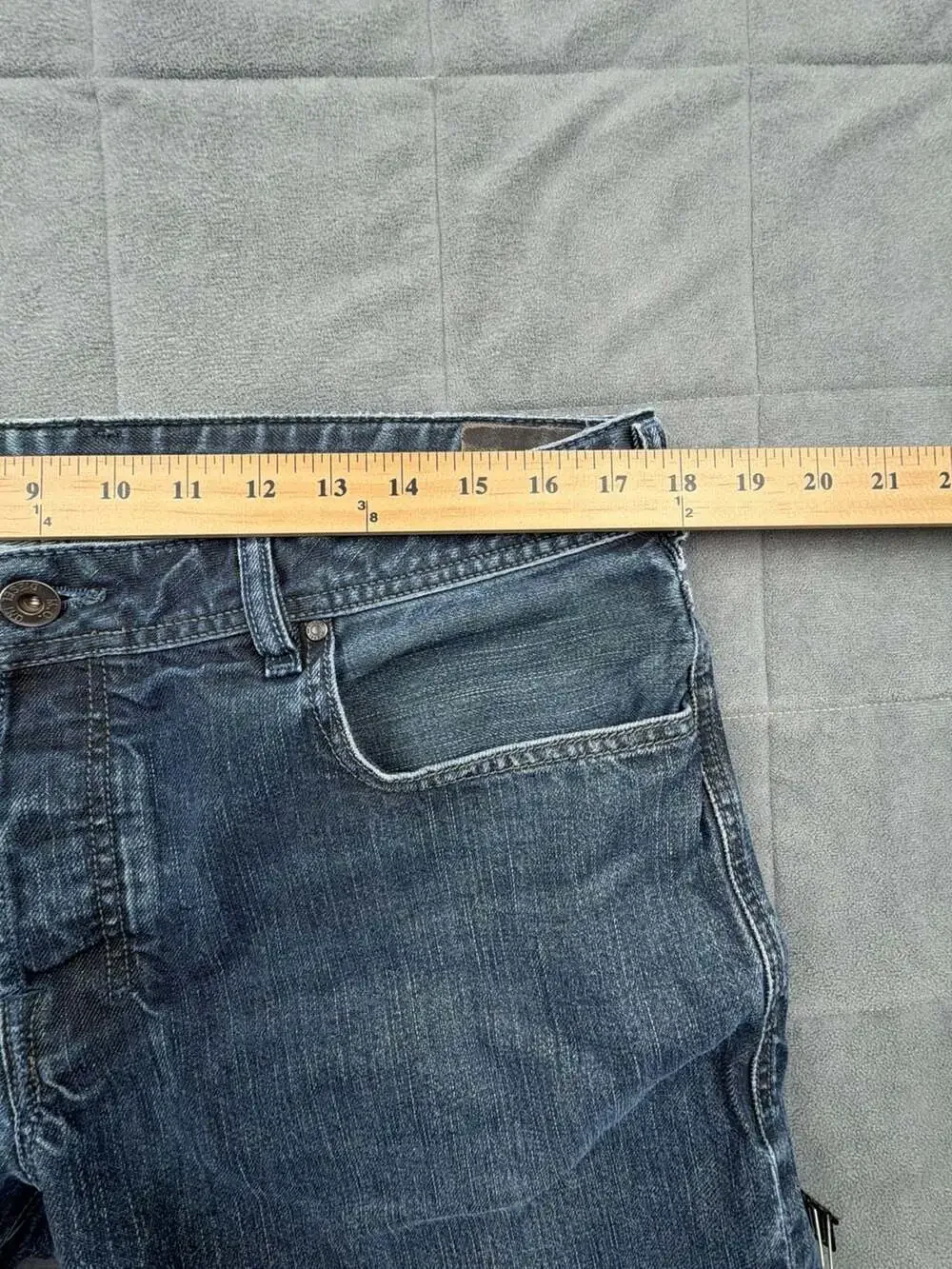 Diesel Men's Zatiny Distressed Denim Jean Shorts VTG Y2K Made in Italy Size 36